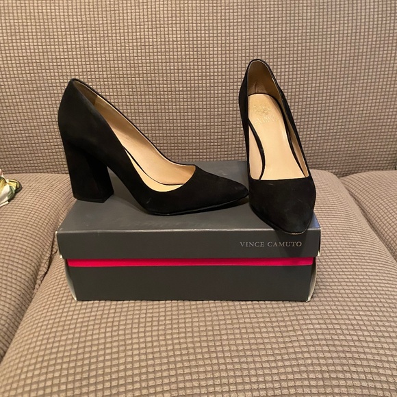 Vince Camuto VC-Talise Suede Pumps - Picture 1 of 2